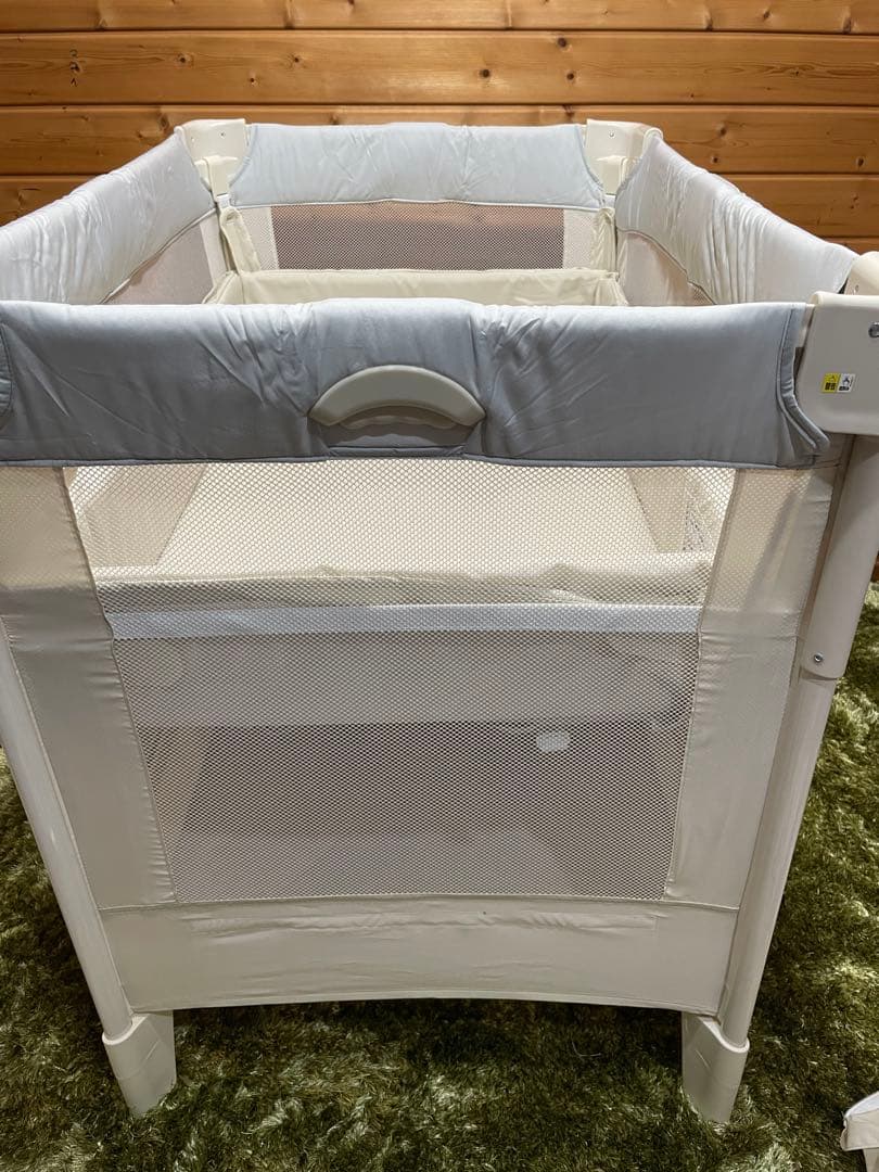 超美品　ココネルエアー　ホワイトグレー　ベビーベッド