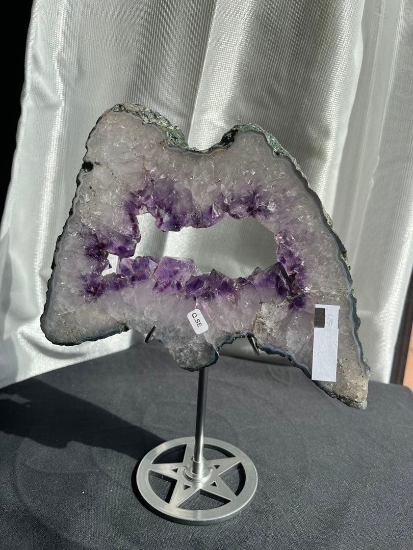 ブラジル産❣️天然石アメジストのプレート　置物　台座付きNO.020719