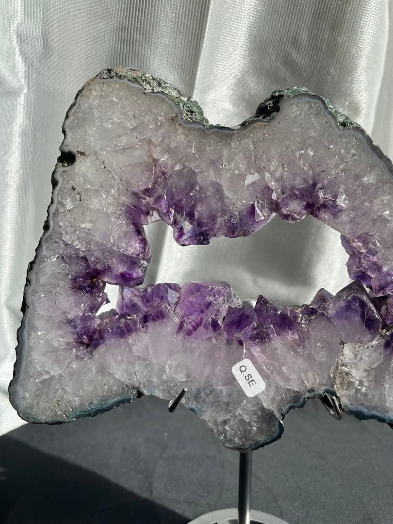 ブラジル産❣️天然石アメジストのプレート　置物　台座付きNO.020719