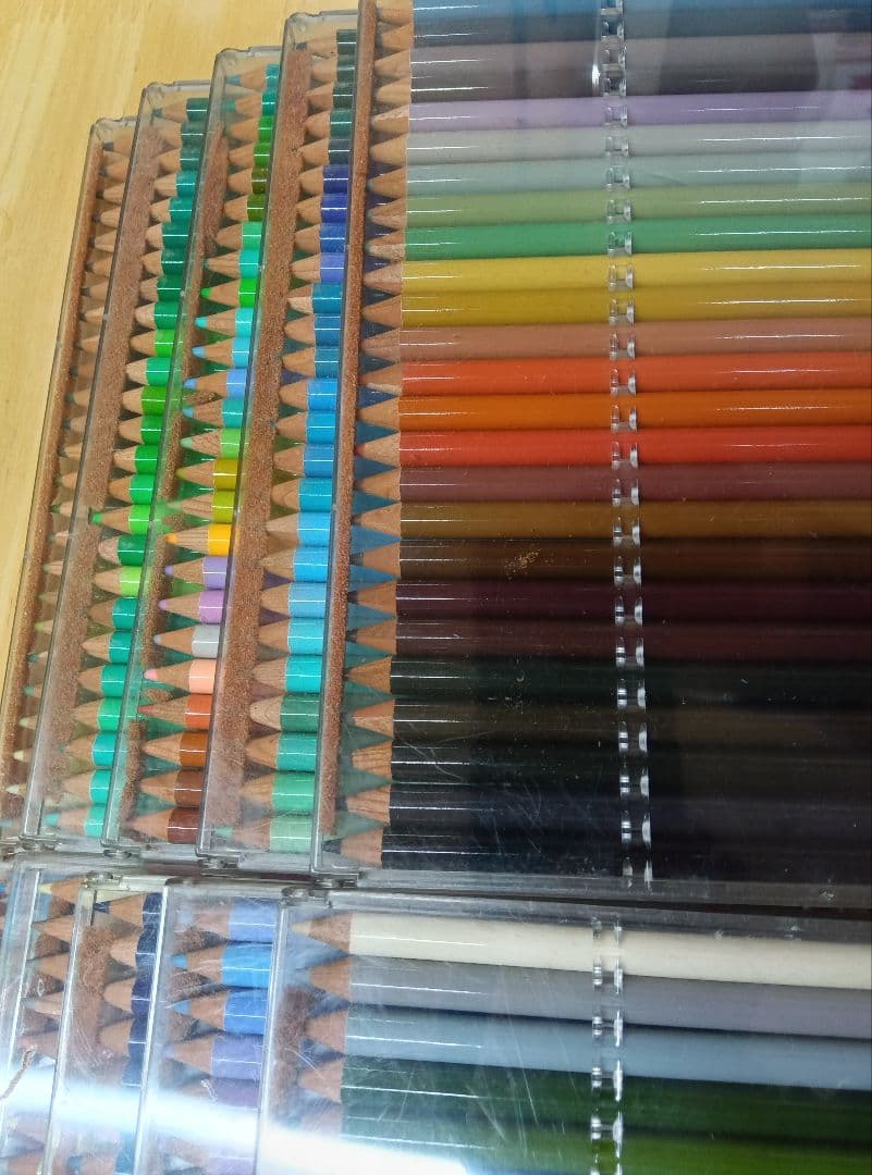 フェリシモ色鉛筆　 全500色