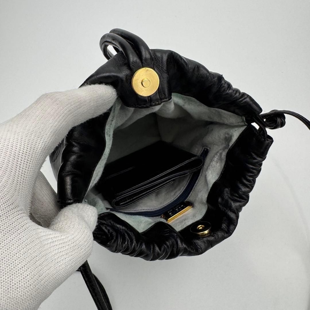 ロエベ アナグラム ナッパレザー 巾着型ショルダーバッグ 斜めがけ ブラック