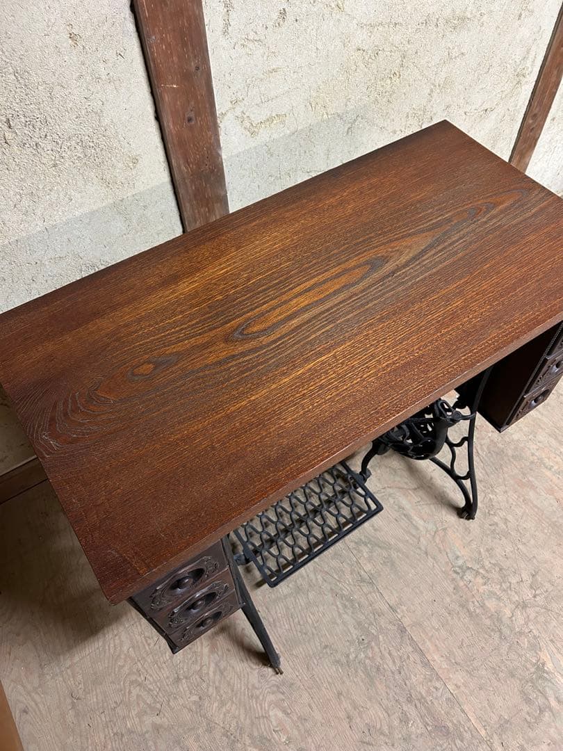 Pちゃん　アンティークシンガーミシン テーブル　天板欅一枚板