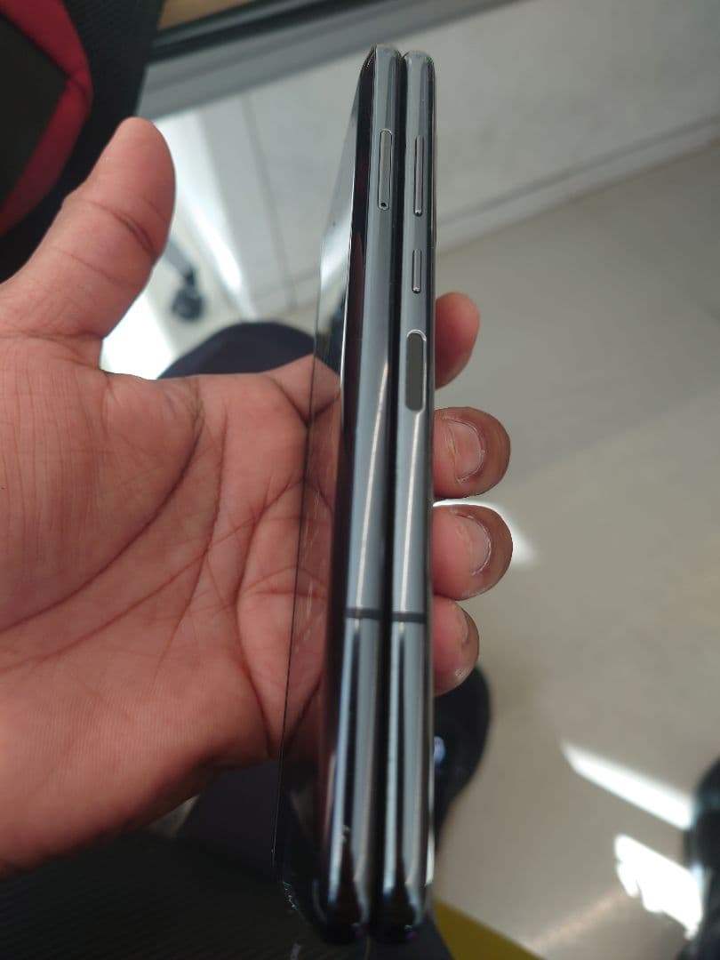 Sim free Samsung Galaxy Fold（初代）本体