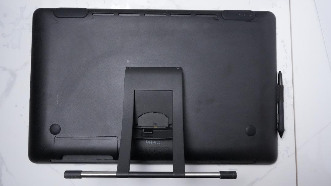 Wacom Cintiq 22 液晶ペンタブレット フルHD 液タブ