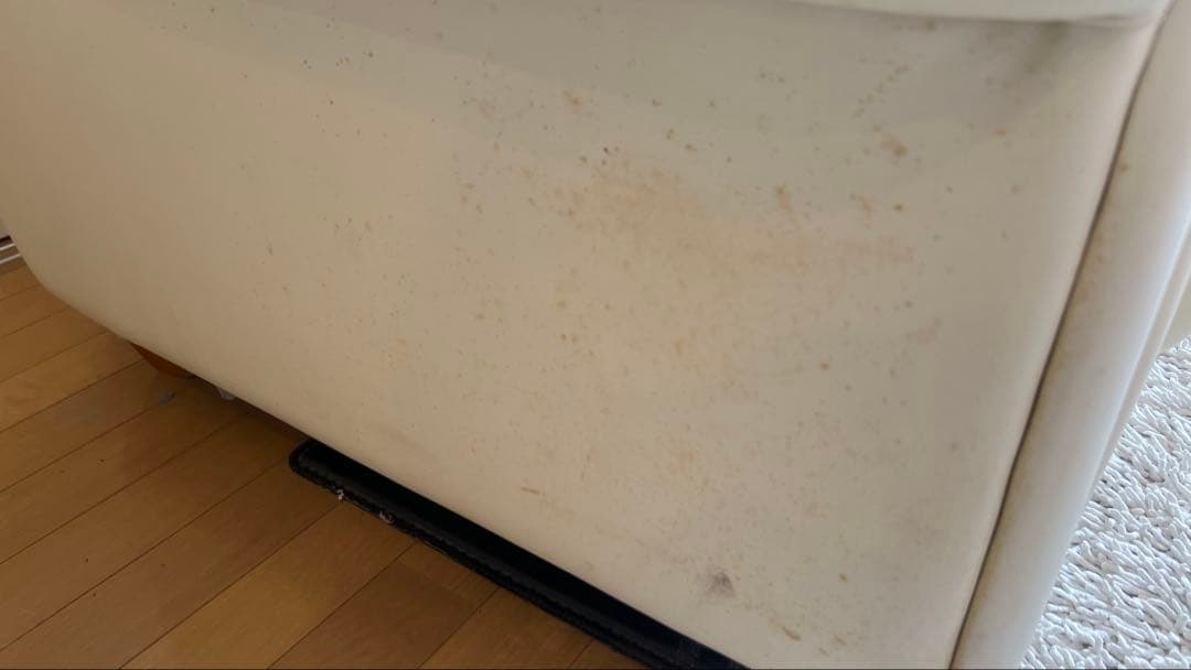 ホワイトレザー 3人掛けソファとオットマン