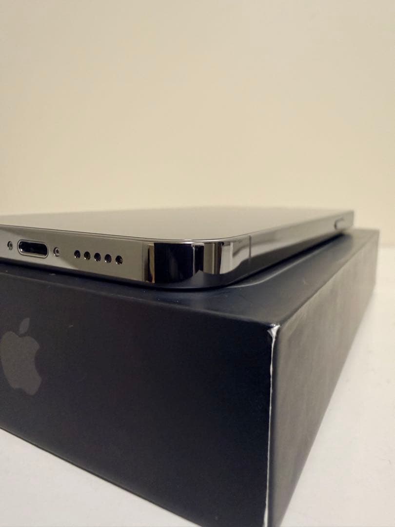 【美品】Apple iPhone 12 Pro グラファイト　本体　256GB