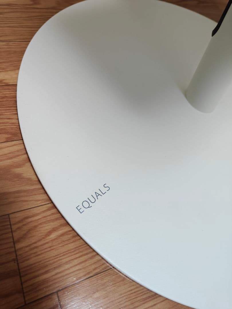 【廃盤】EQUALS Wall ホワイト スタンド式テレビ台 円形ベース