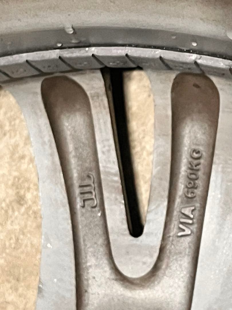 ブリヂストン　ブリザック　スタッドレス　EXCEEDER 205/60R16