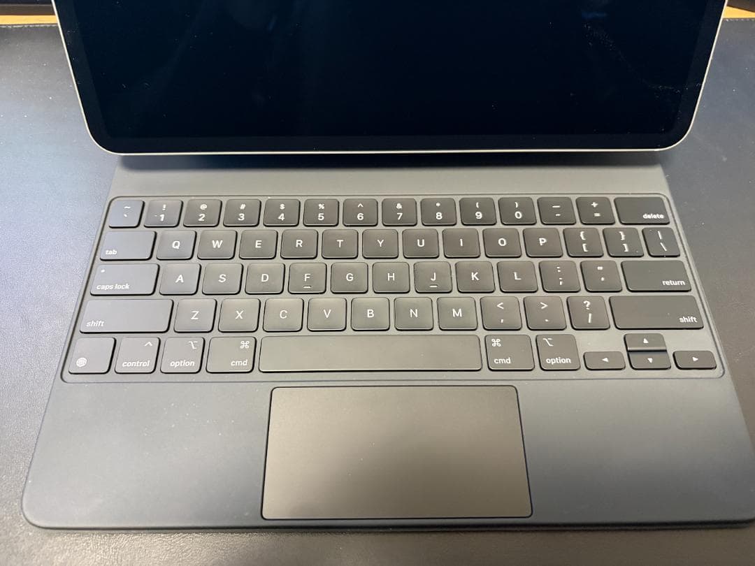 Apple iPad シルバー M1 512MB + 純正Magic KB