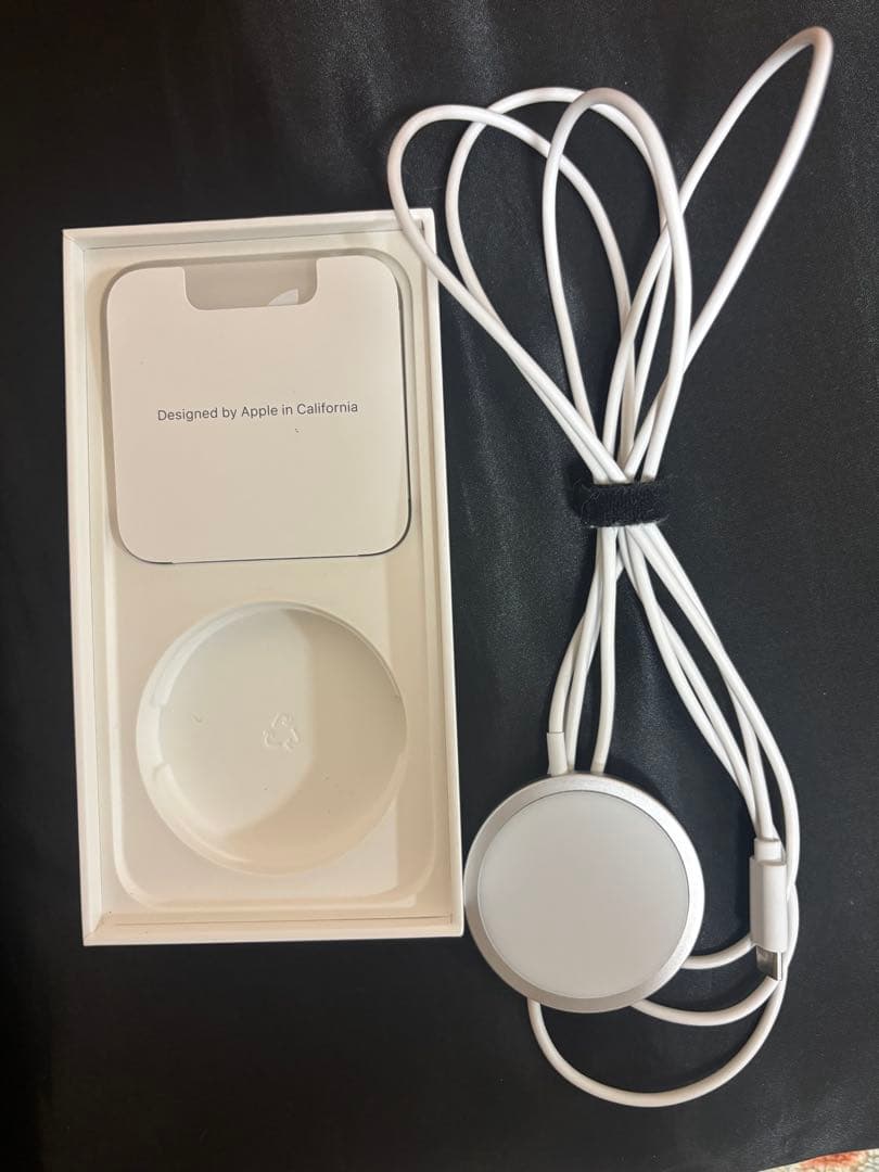 Apple iPhone13 箱、充電ケーブル付き