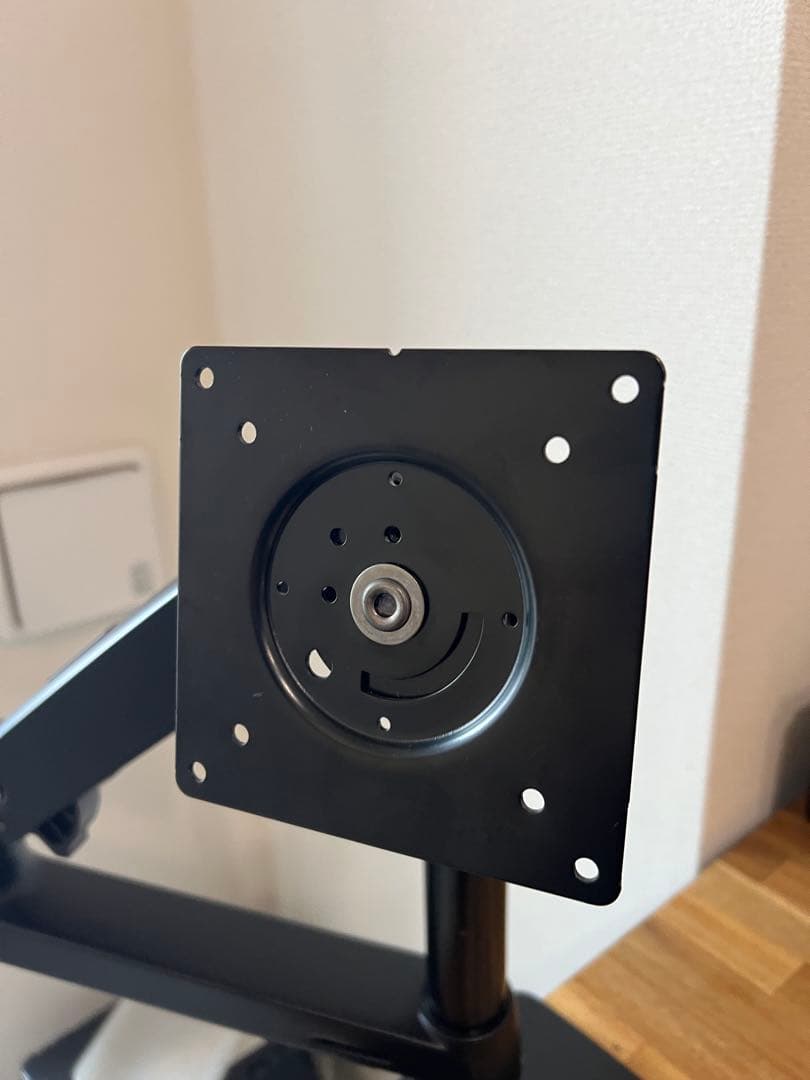 amazonベーシック　モニターアーム