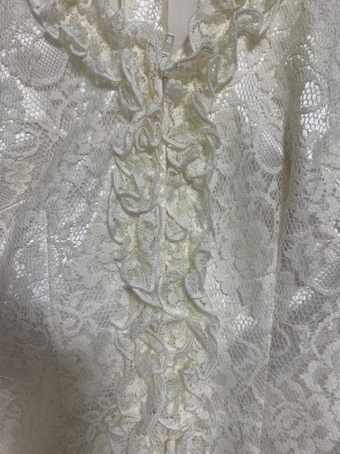 SONIA JOHNES フリル付きアイボリートップス サイズ2