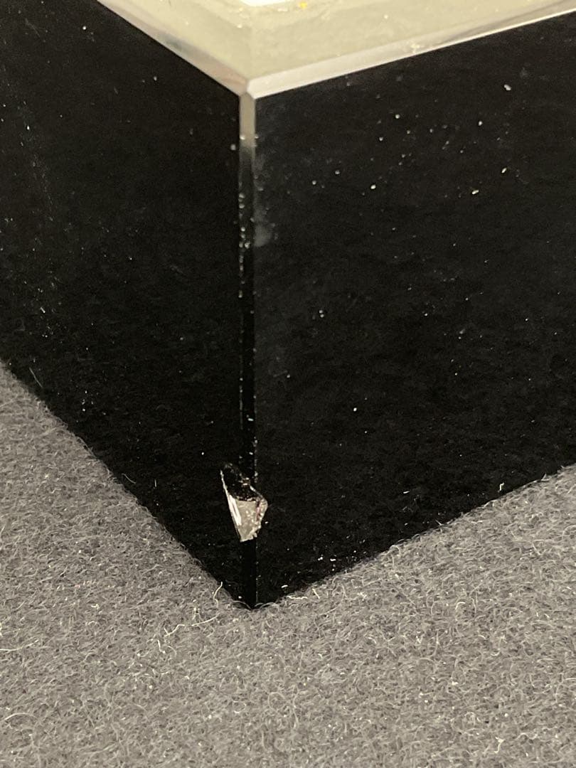 RED ASHAY LIONレッドアッシェイ ライオンFrosted Glass