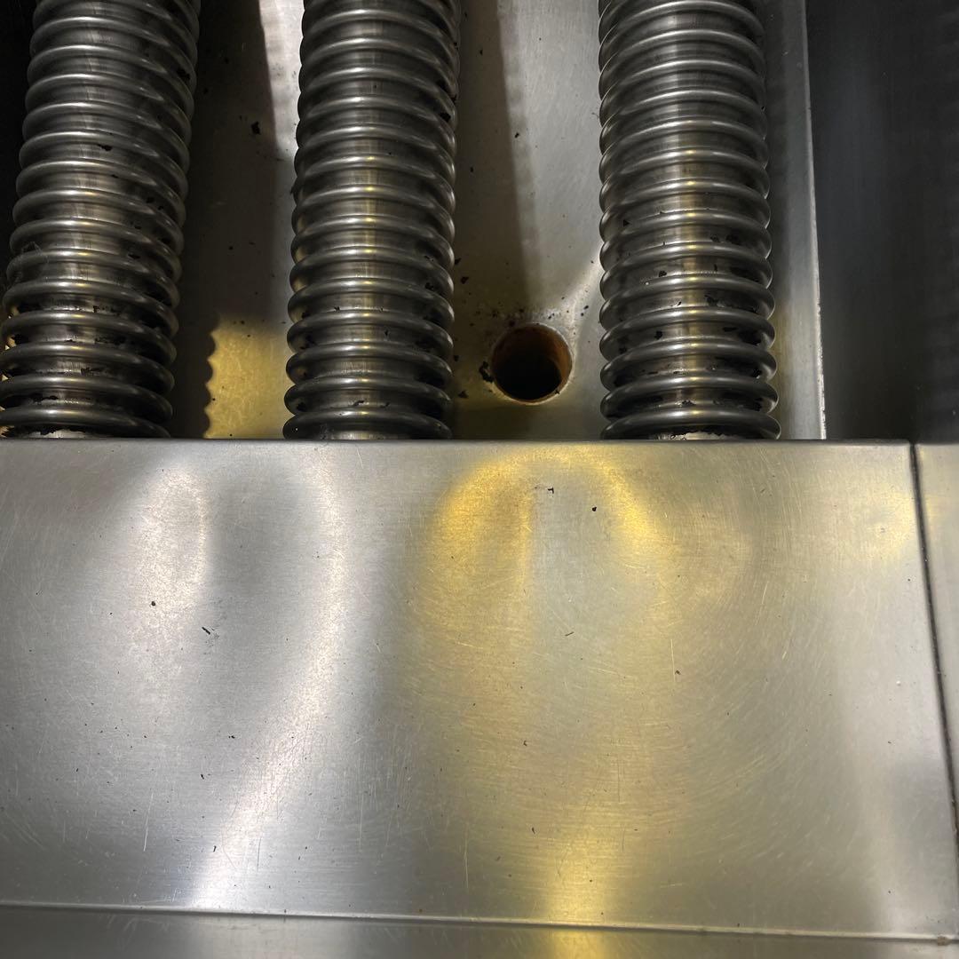 大型ステンレス　タニコー製の業務用2槽式ガスフライヤー　NB-TGFL-C87W