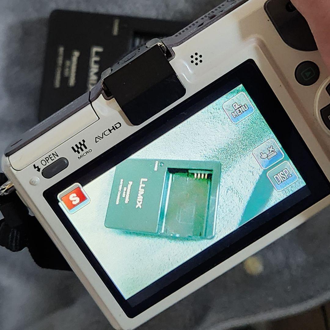 Panasonic DMC-GF2 14-42mmレンズ付き