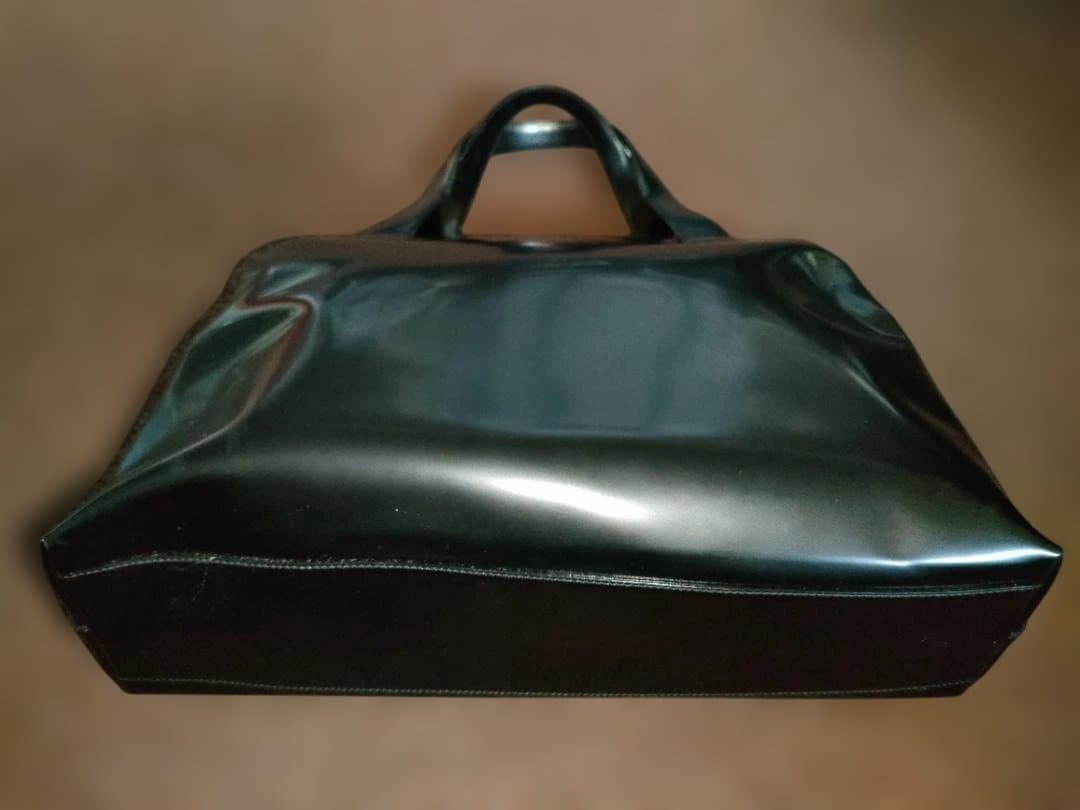 [美品] PRADA エナメル　ビンテージハンドバッグ　ブラック　ロゴ型押し