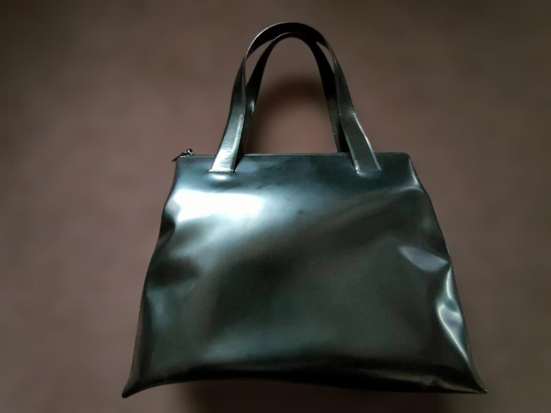 [美品] PRADA エナメル　ビンテージハンドバッグ　ブラック　ロゴ型押し