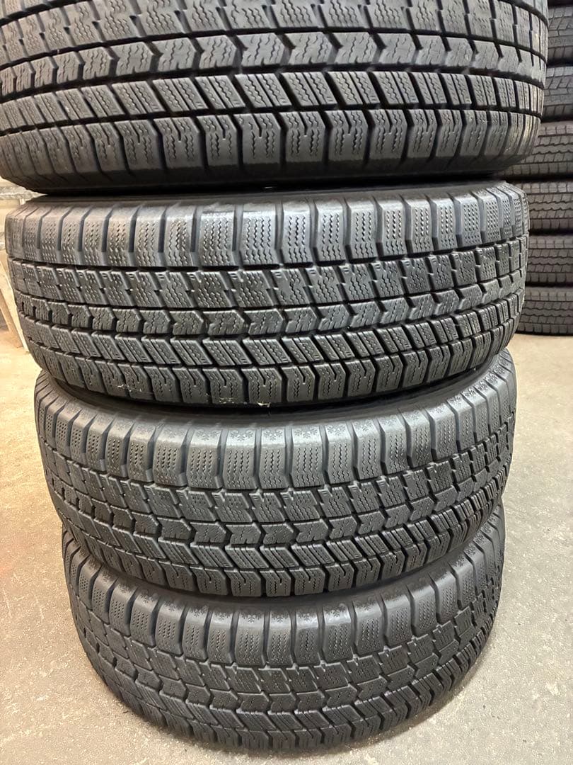 即決歓迎✨フィット、旧アクア、ヤリスに❗️185/60R15スタッドレスセット❗️