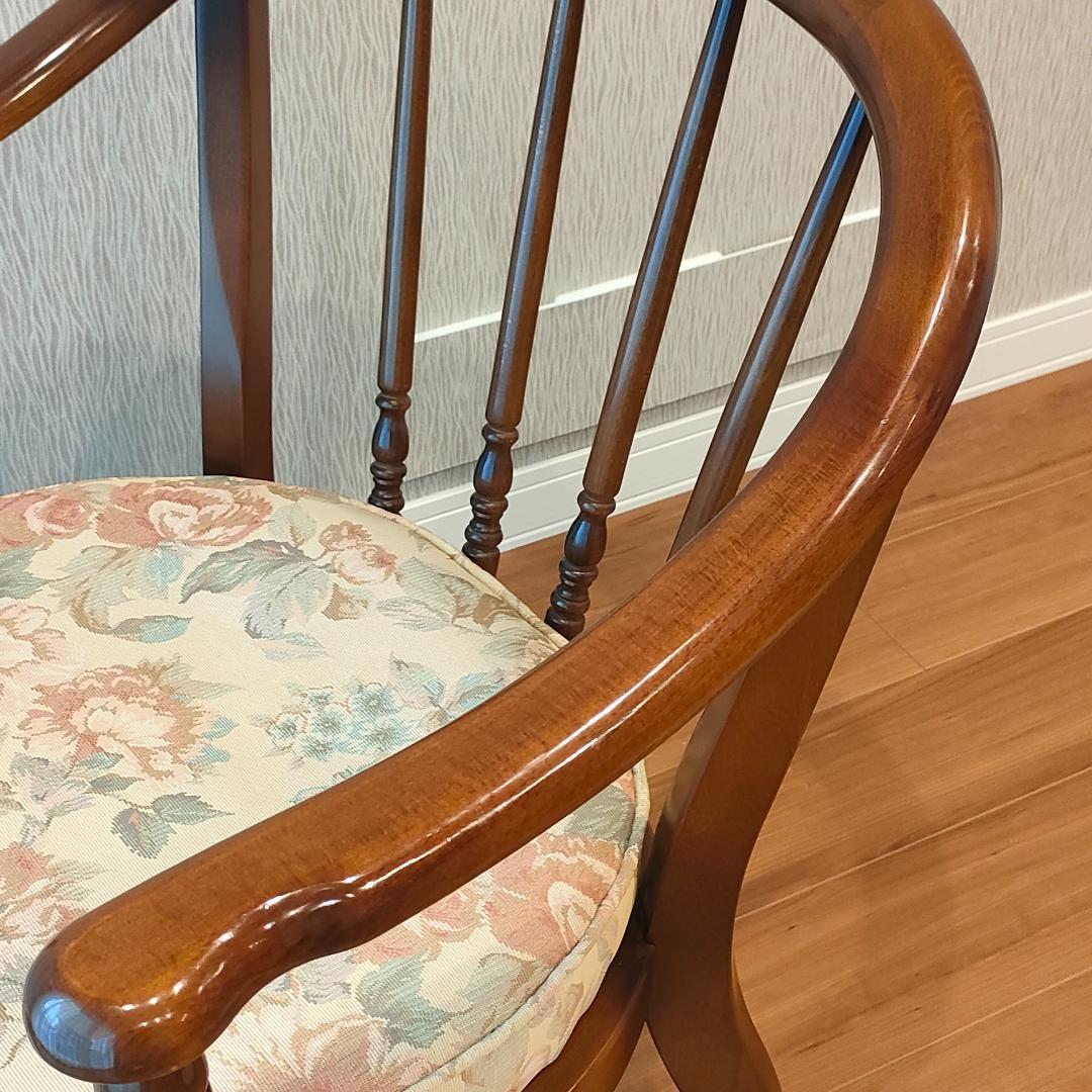 カリモク　コロニアル　アームチェア　クッション　キャスター付き②