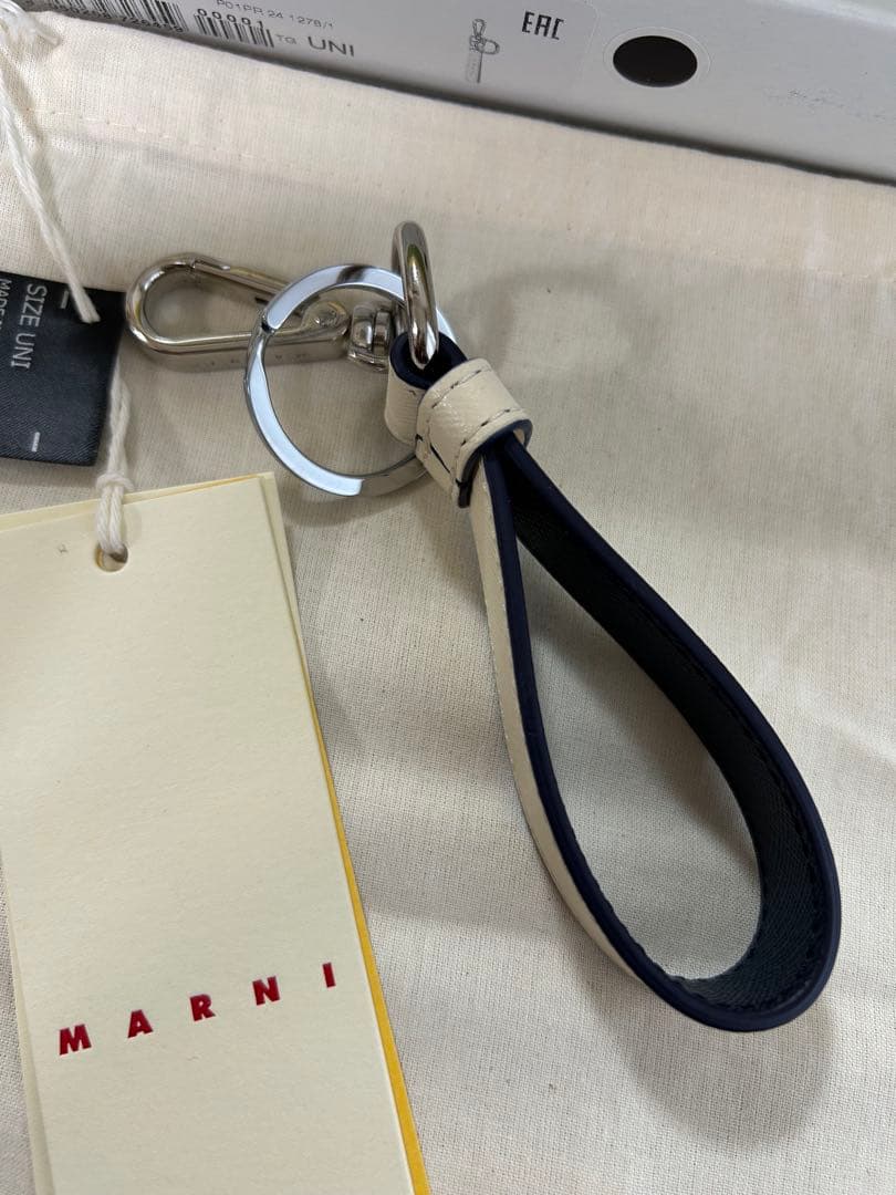 MARNI マルニ キーリング PCMI0018A2 LV520 ホワイト