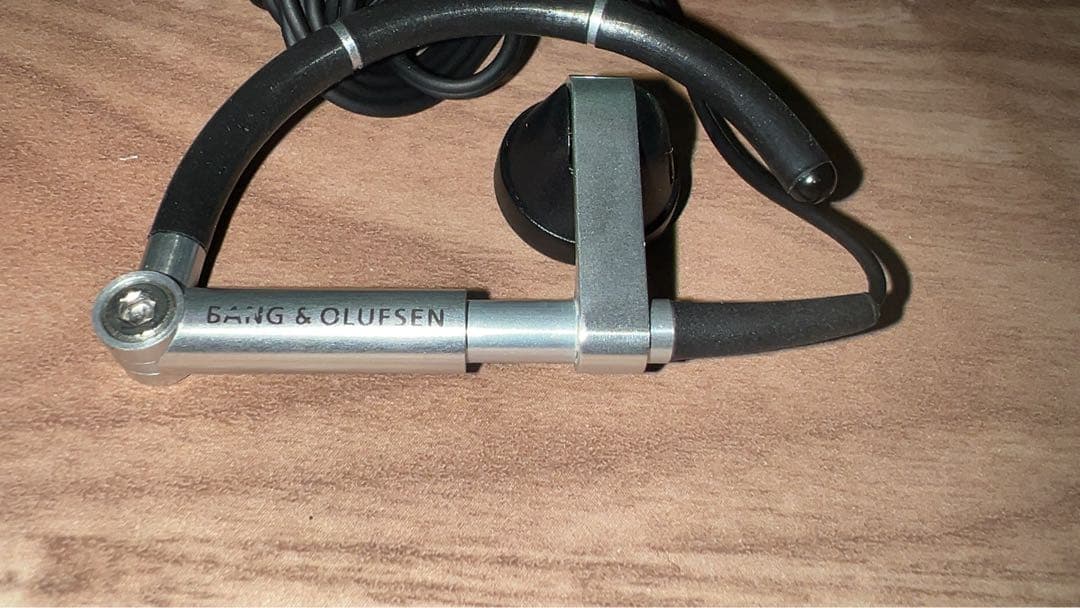 イヤホン BANG&OLUFSEN Headphone A8