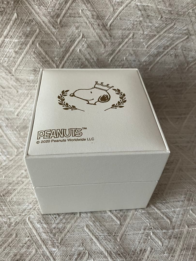 スヌーピー ハッピーアニバーサリーダイヤモンド入りオフィシャルウォッチ