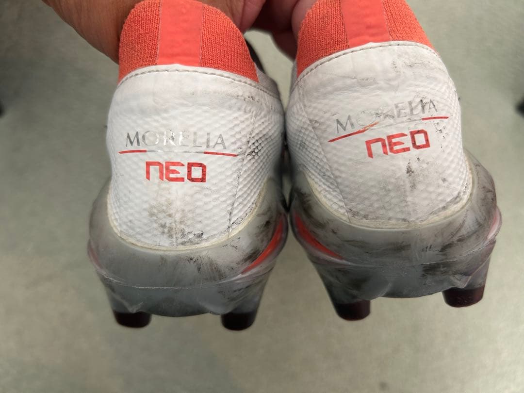 MIZUNO モレリアネオ4β 限定CHARGE PACK 27.0cm