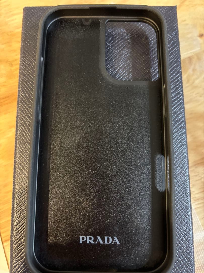 正規品PRADA iPhon16 箱無し