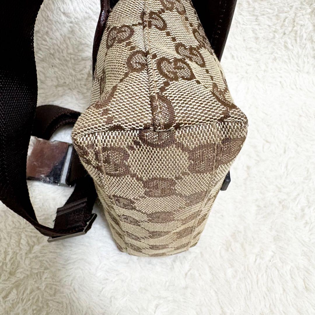 グッチ　ボディバッグ　ウエストポーチ　GG キャンバス　レザー　本革　ベージュ