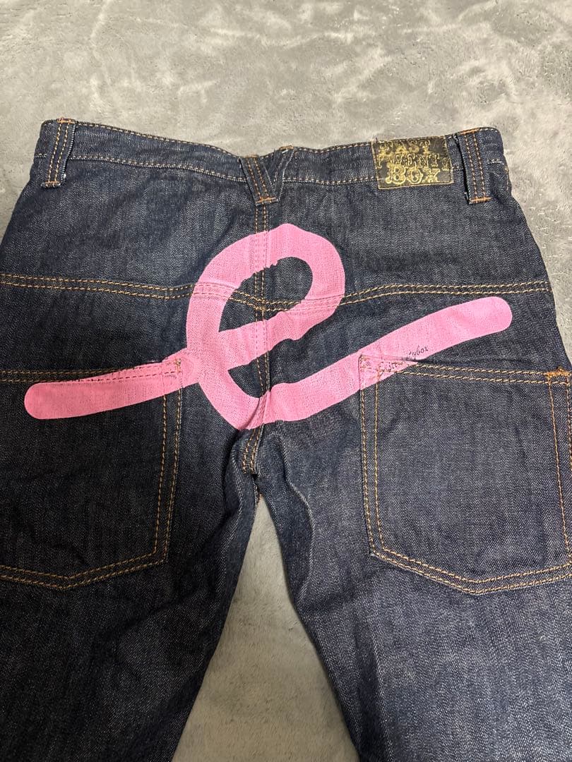 ピンクロゴデニムパンツ　エビス　ペイントパンツ 腰履き　ストリート