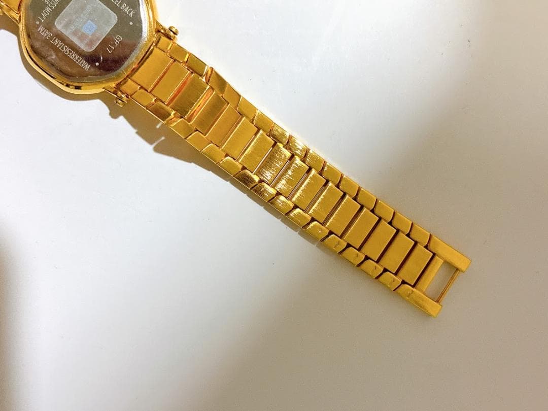 GIVENCHY ジバンシィ レディース腕時計 ゴールド クォーツ 箱・保証書