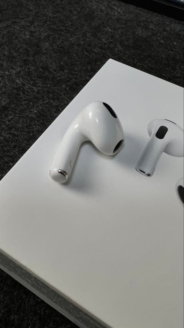 イヤホン Apple AirPods (3rd generation)