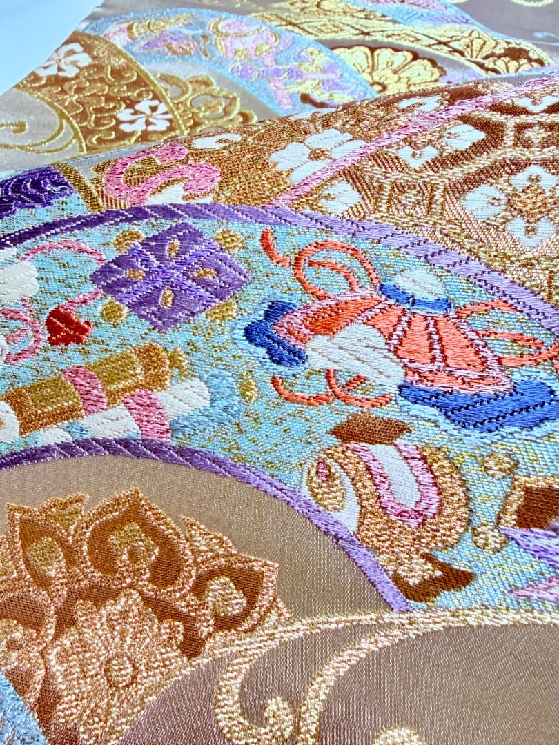 高級 袋帯 正絹 六通柄 宝尽くし シャンパンゴールド 扇文 訪問着 色無地