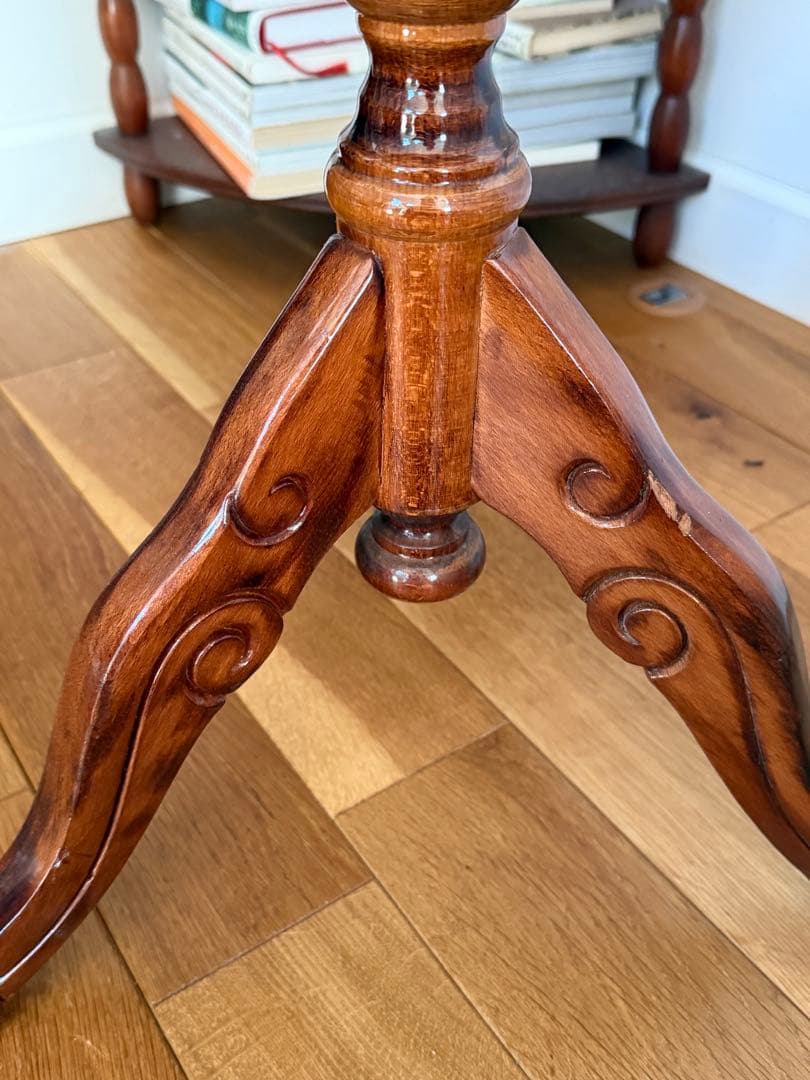 アンティーク調　ティーテーブル　サイドテーブル　ワインテーブル