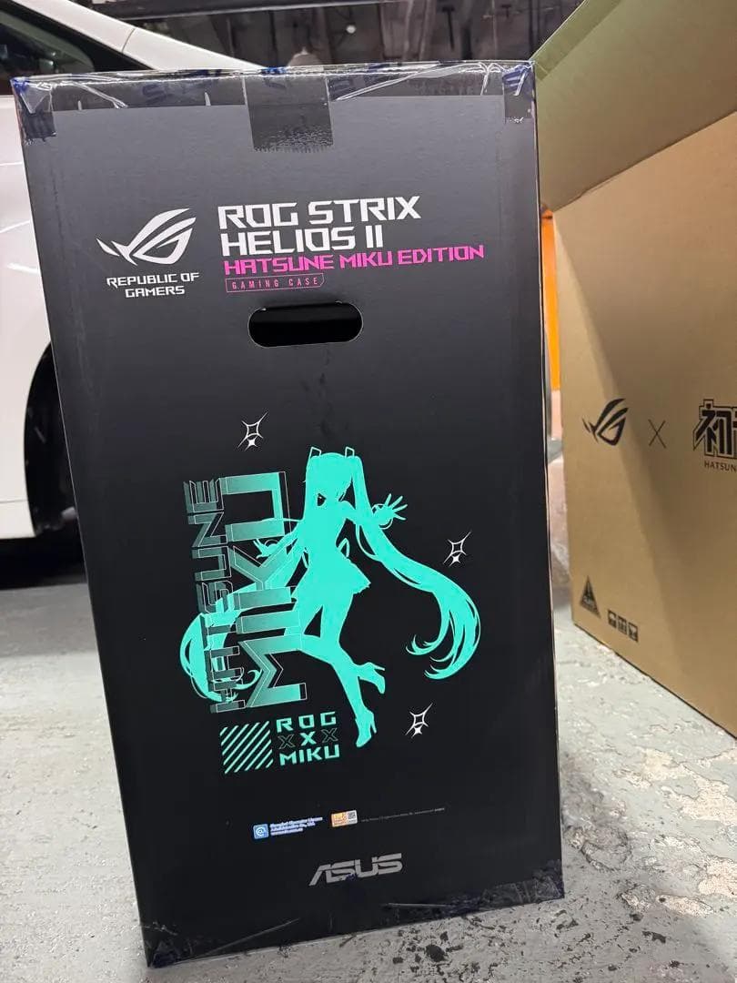 シャナ魚ROG Strix Helios II 初音ミクエディション