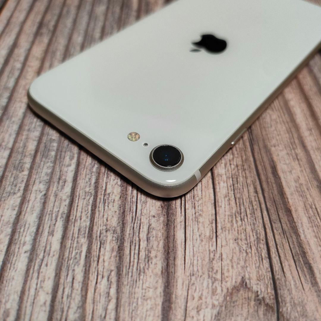 iPhone SE 第3世代 64GB スターライト 美品