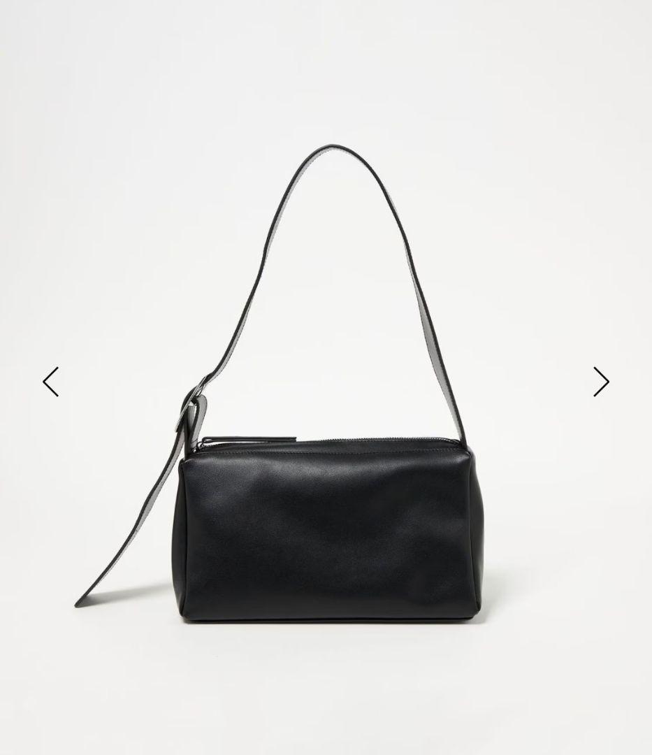 BEAUTY&YOUTH スクエアビッグバックルショルダーバッグ