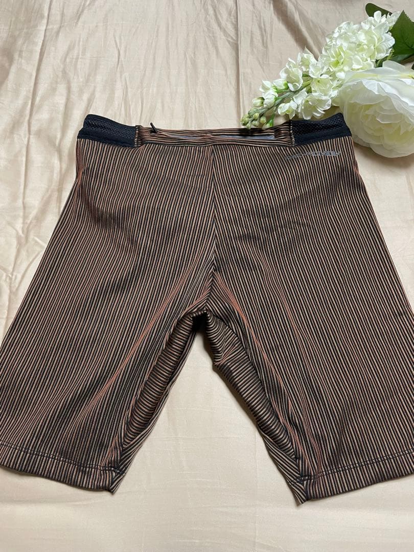 美品 NIKEエアロスイフトハーフタイツ S