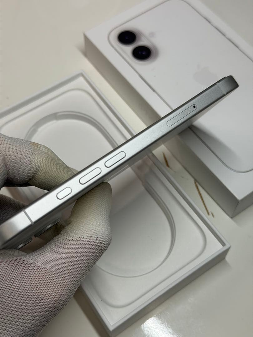 Apple iPhone 16 ホワイト 本体 バッテリー最大容量100%