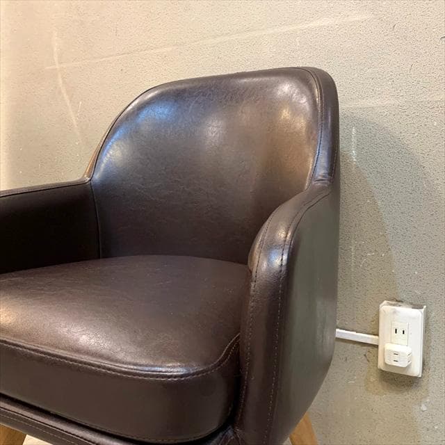 ウニコのピーヴォチェア