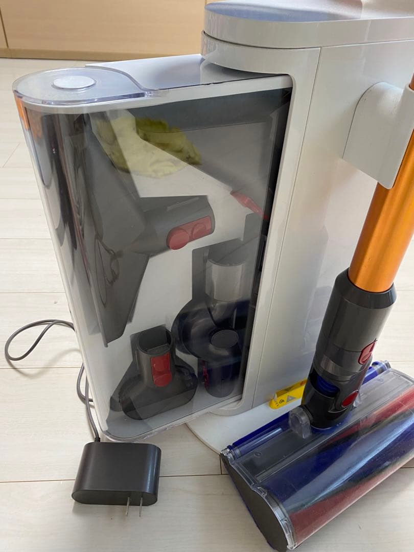 Dyson ダイソンSV12本体とアタッチメントセット　ジャンク品