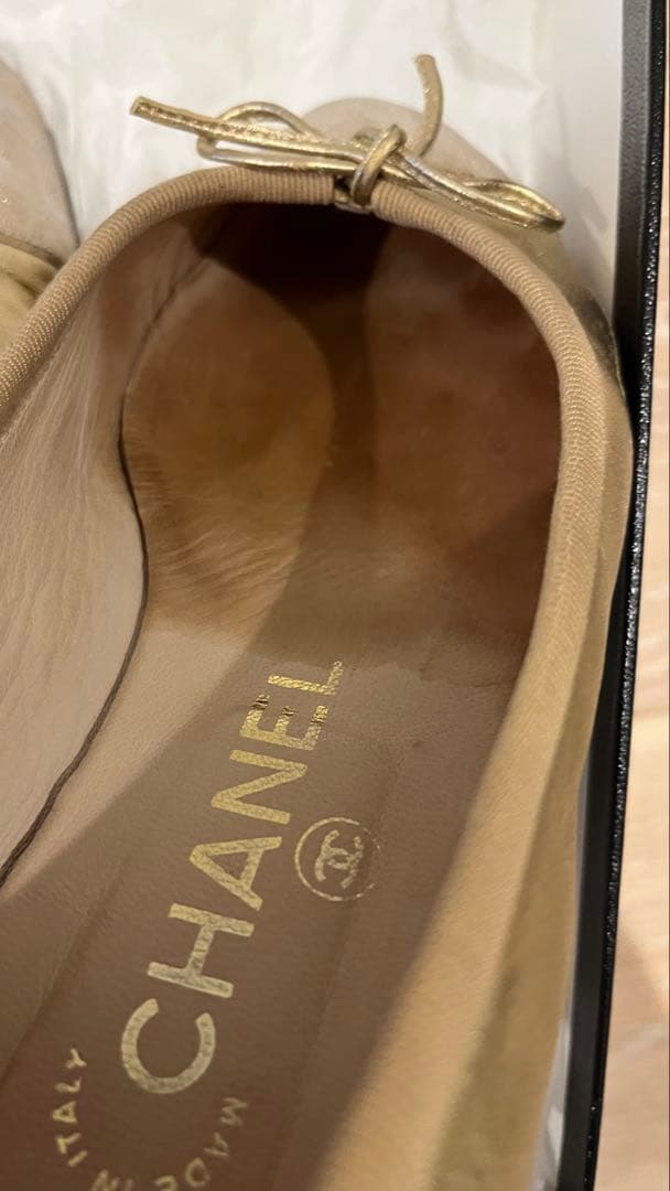 CHANEL ゴールドバレエシューズ