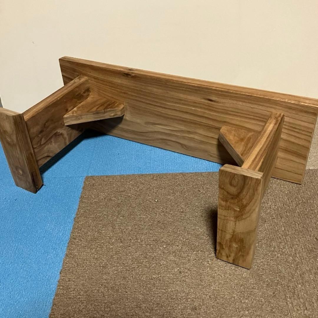 ケヤキで作ったベンチ