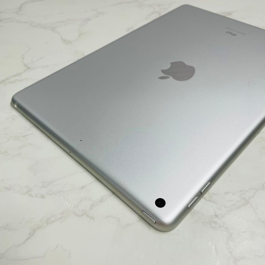 iPad 第8世代 Wi-Fiモデル 32GB MYLA2J/A シルバー