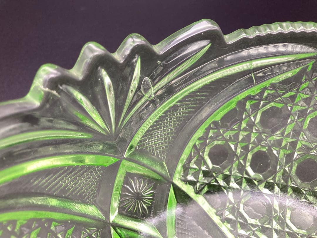 ウランガラス　ガラス鉢　カットガラス　ガラスボウル