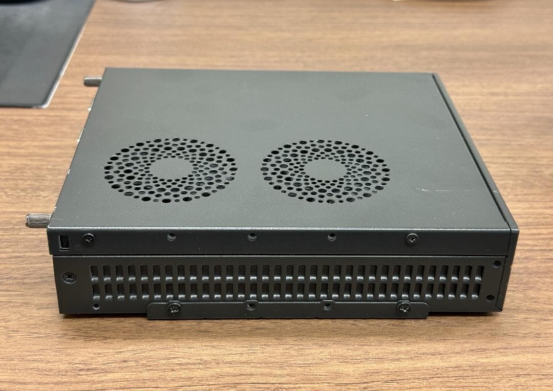 ミニPC Shuttle DS81 +i7-4790S +256GBSSD+8GBDIMM