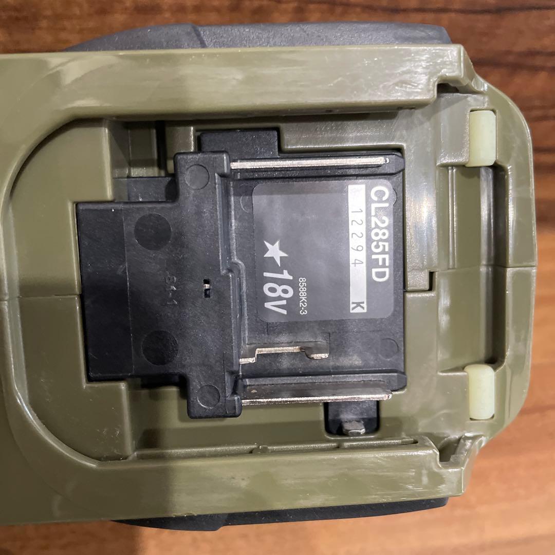 makita マキタ充電式クリーナー　紙パック式　オリーブ