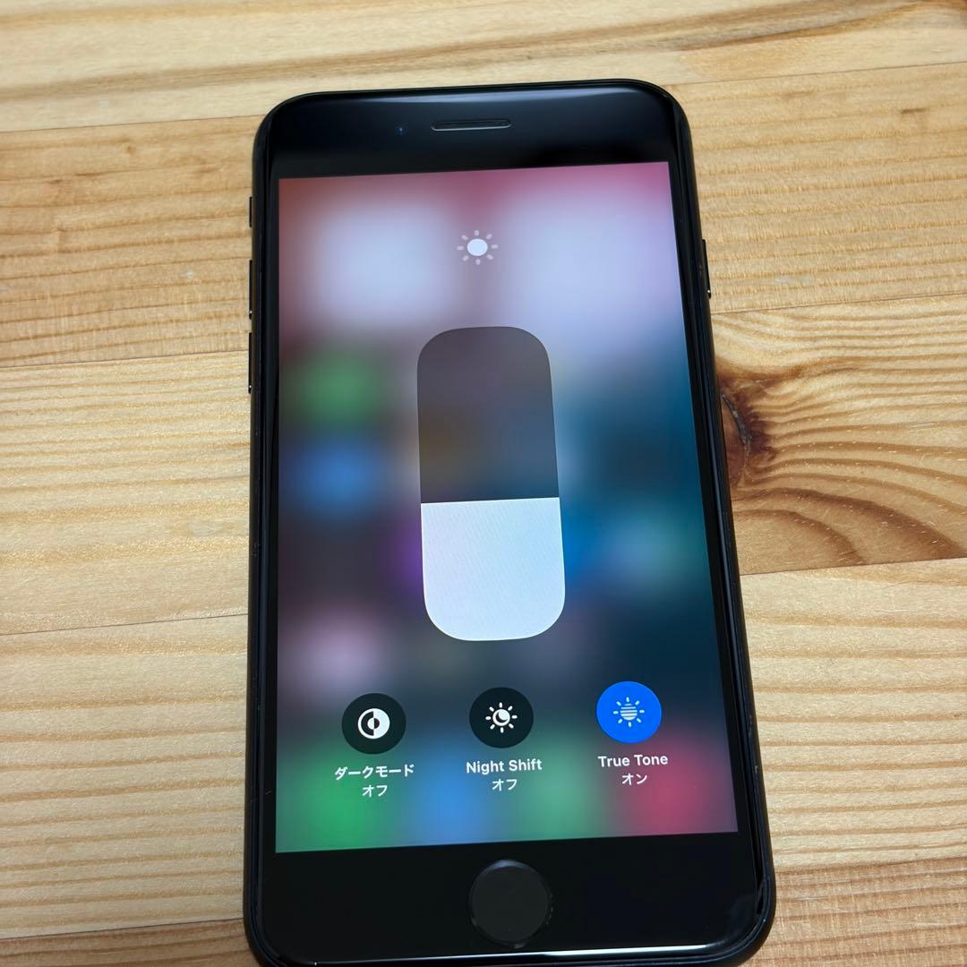 あ*ま様 バッテリー新品　iPhoneSE第3世代64GB SIMフリー　美品