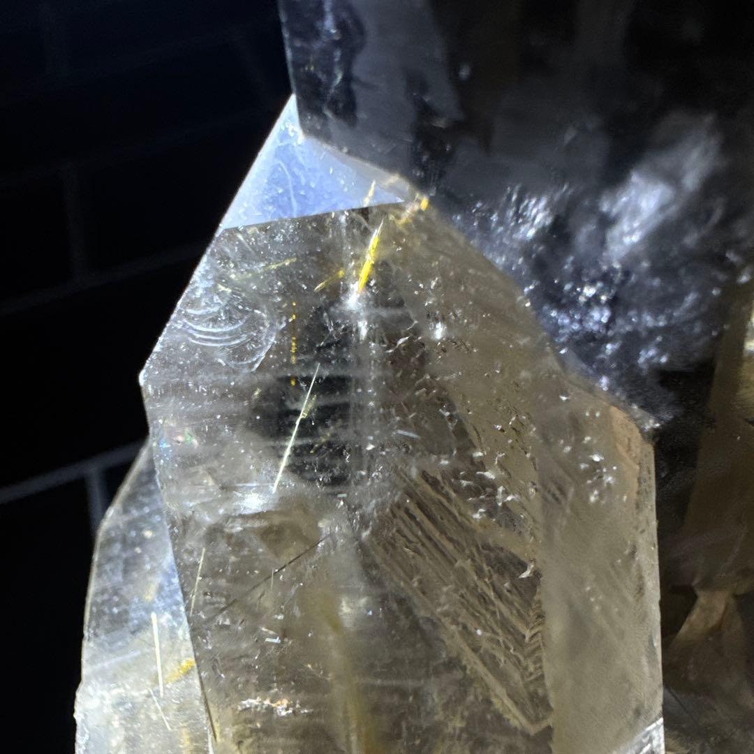 【極上品】希少　ゴールドルチルクォーツ クラスター 光台座付