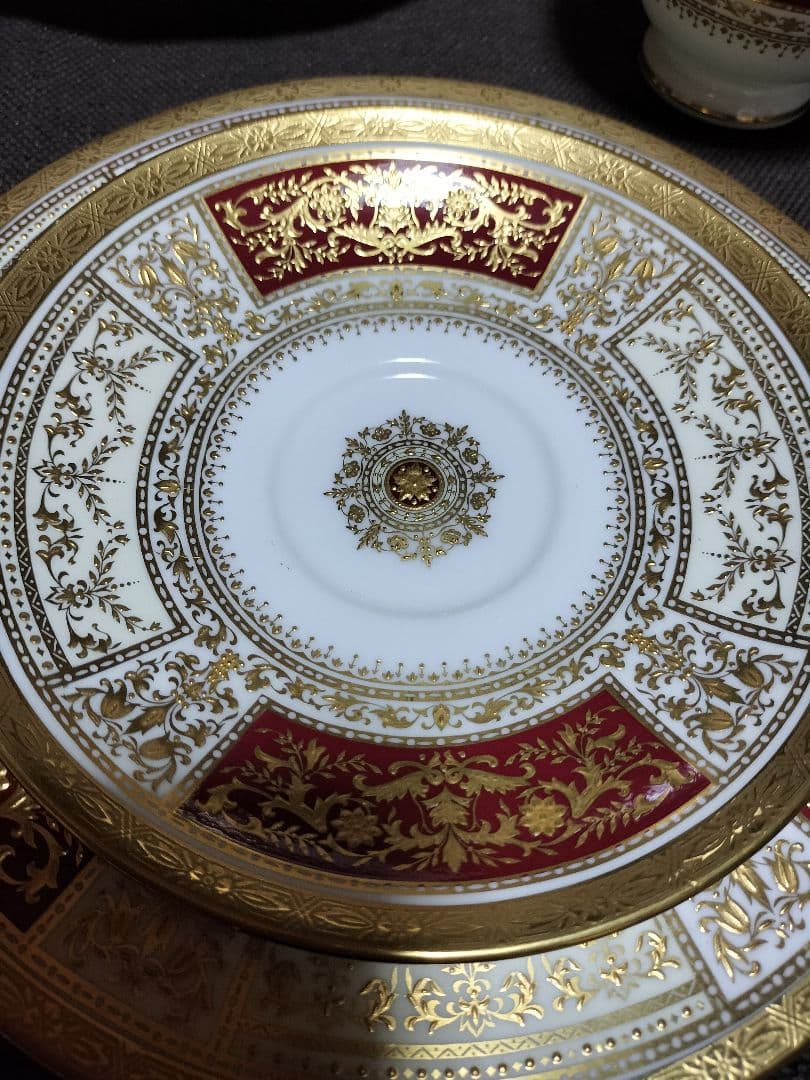 ミントンダイアデム　カップ&ソーサープレートトリオ　アフタヌーンティー